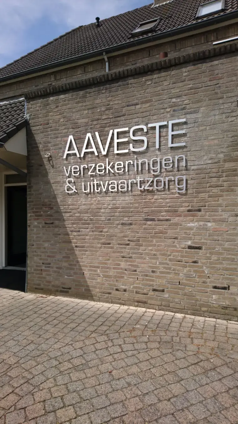 Gevelreclame & freesletters door JL Belettering — foto 10